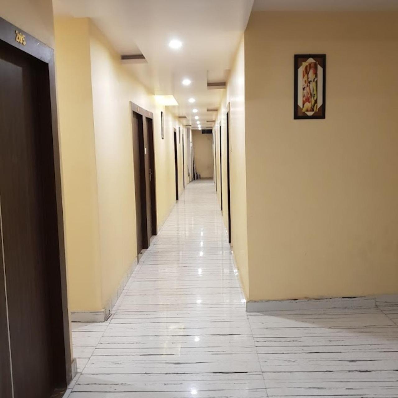 New Kumar & Banquet Hotel Lucknow